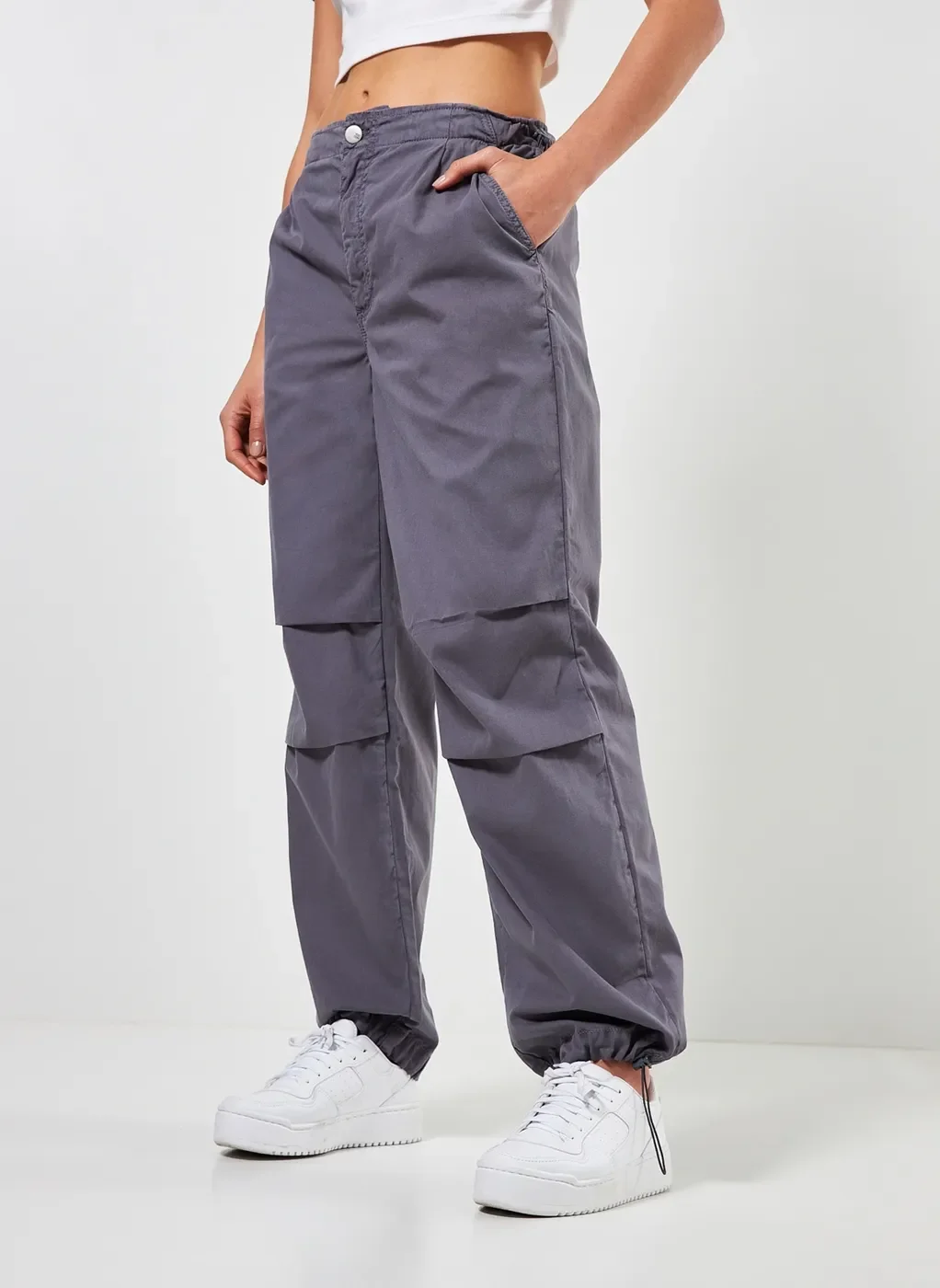 Calça Parachute Em Sarja Cinza