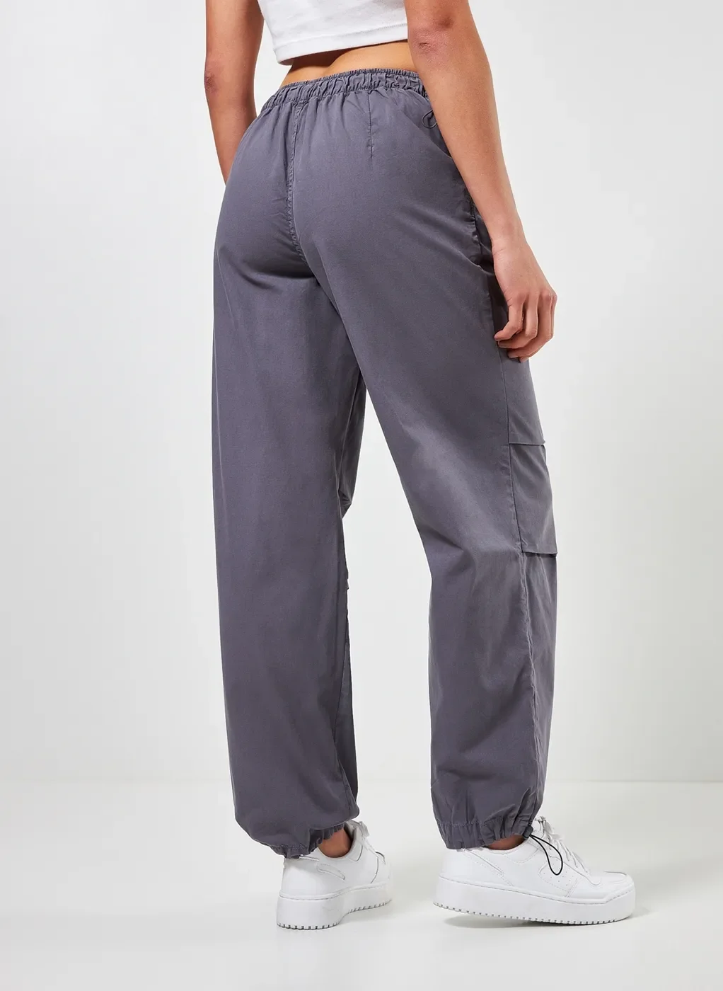 Calça Parachute Em Sarja Cinza