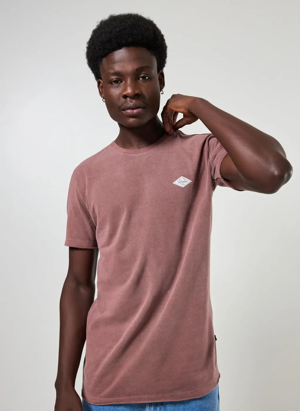 Camiseta Texturizada Estonada Com Etiqueta