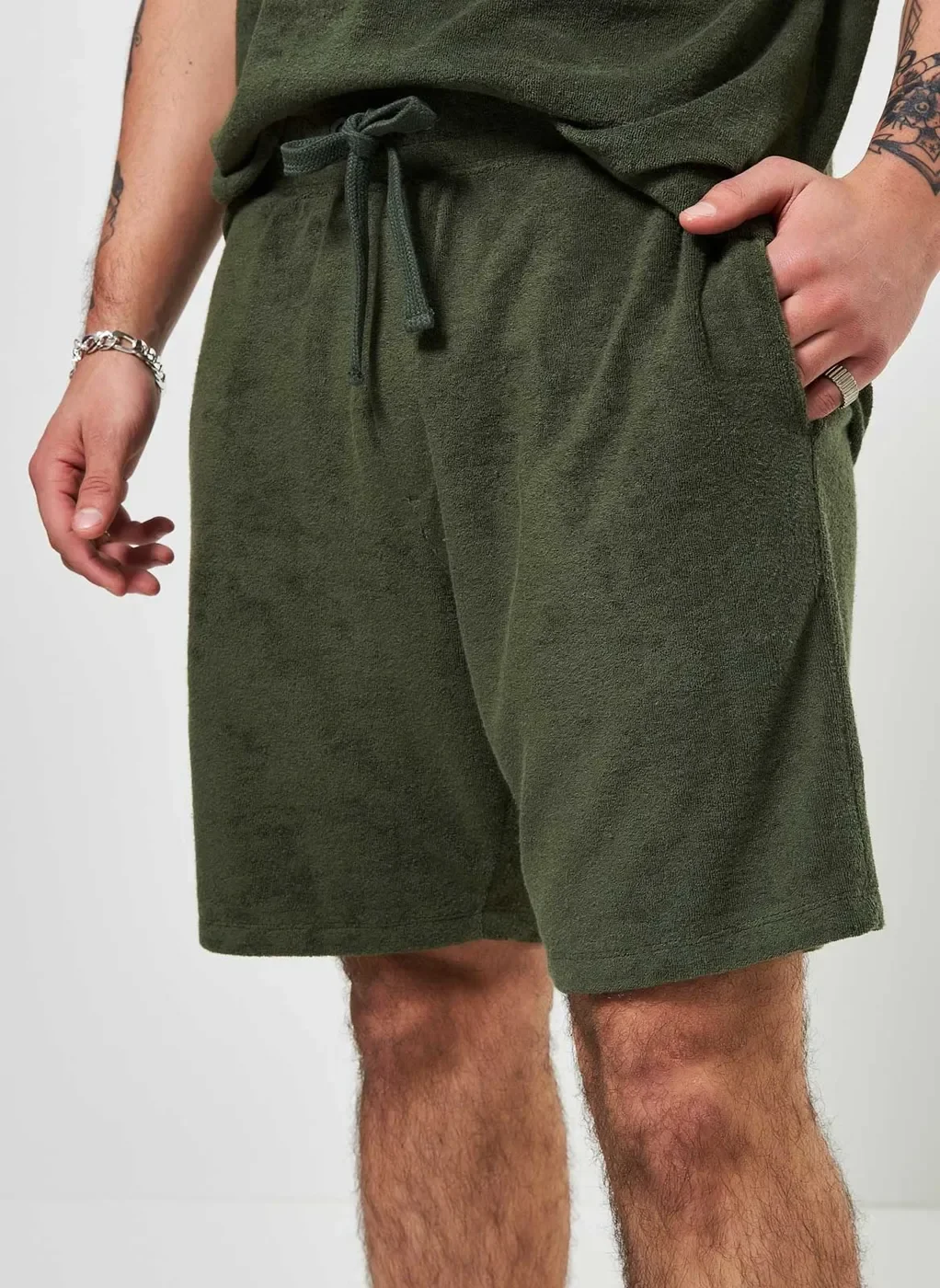 Bermuda Atoalhada Verde Militar