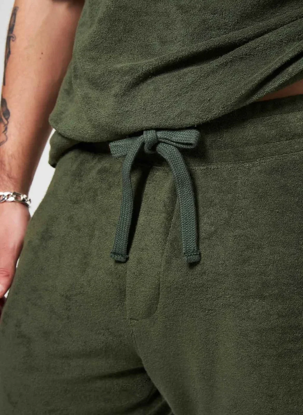 Bermuda Atoalhada Verde Militar