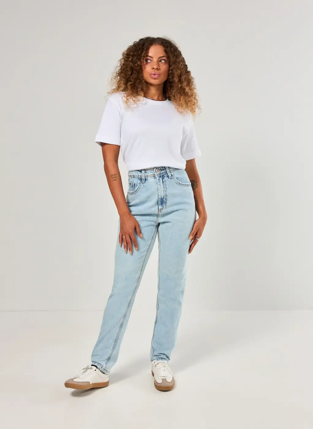 Calça Mom Jeans De Cintura Alta