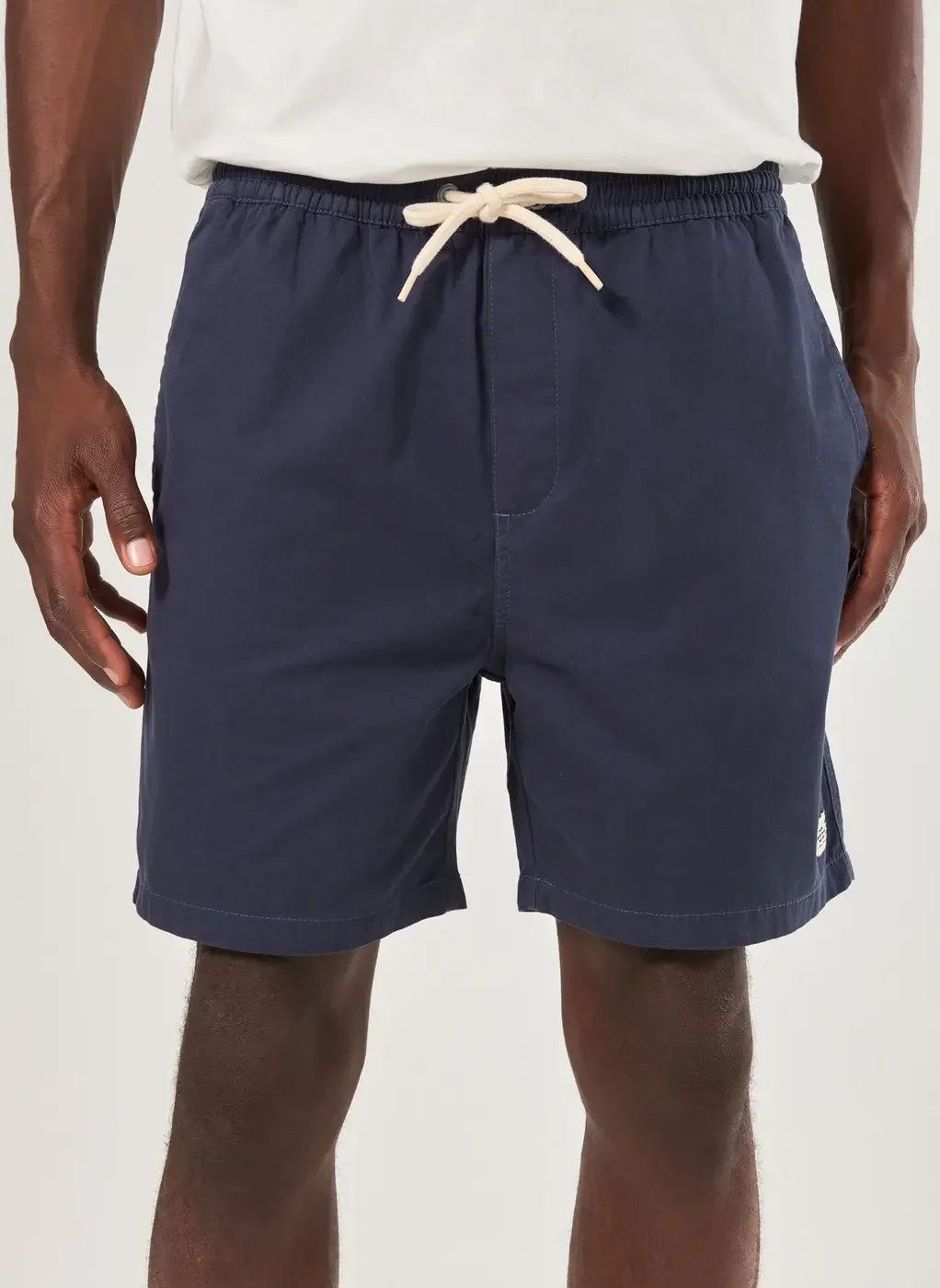 Bermuda Short Em Sarja Azul Marinho