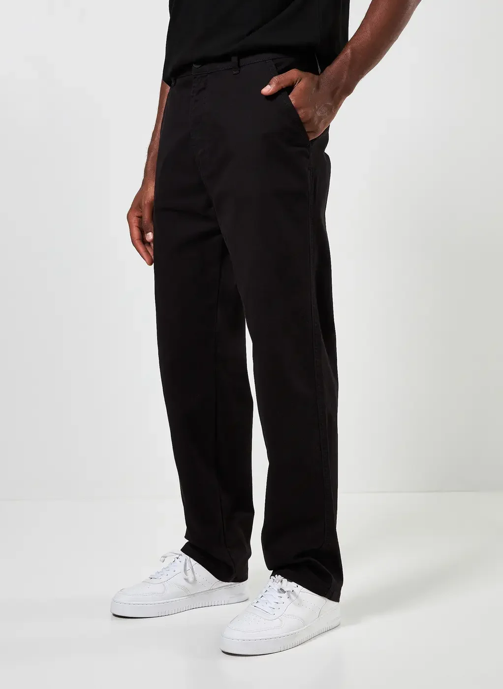 Calça Chino Em Sarja Preta