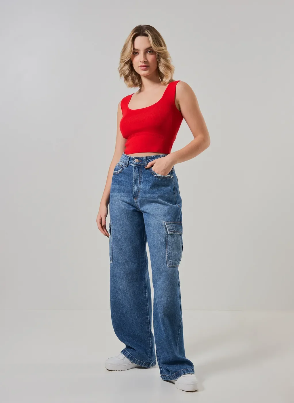 Cropped Em Tricô Com Alças Retas