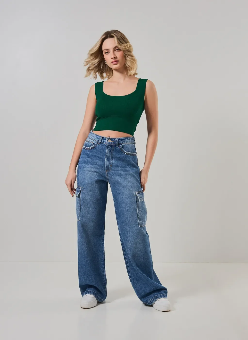 Cropped Em Tricô Com Alças Retas