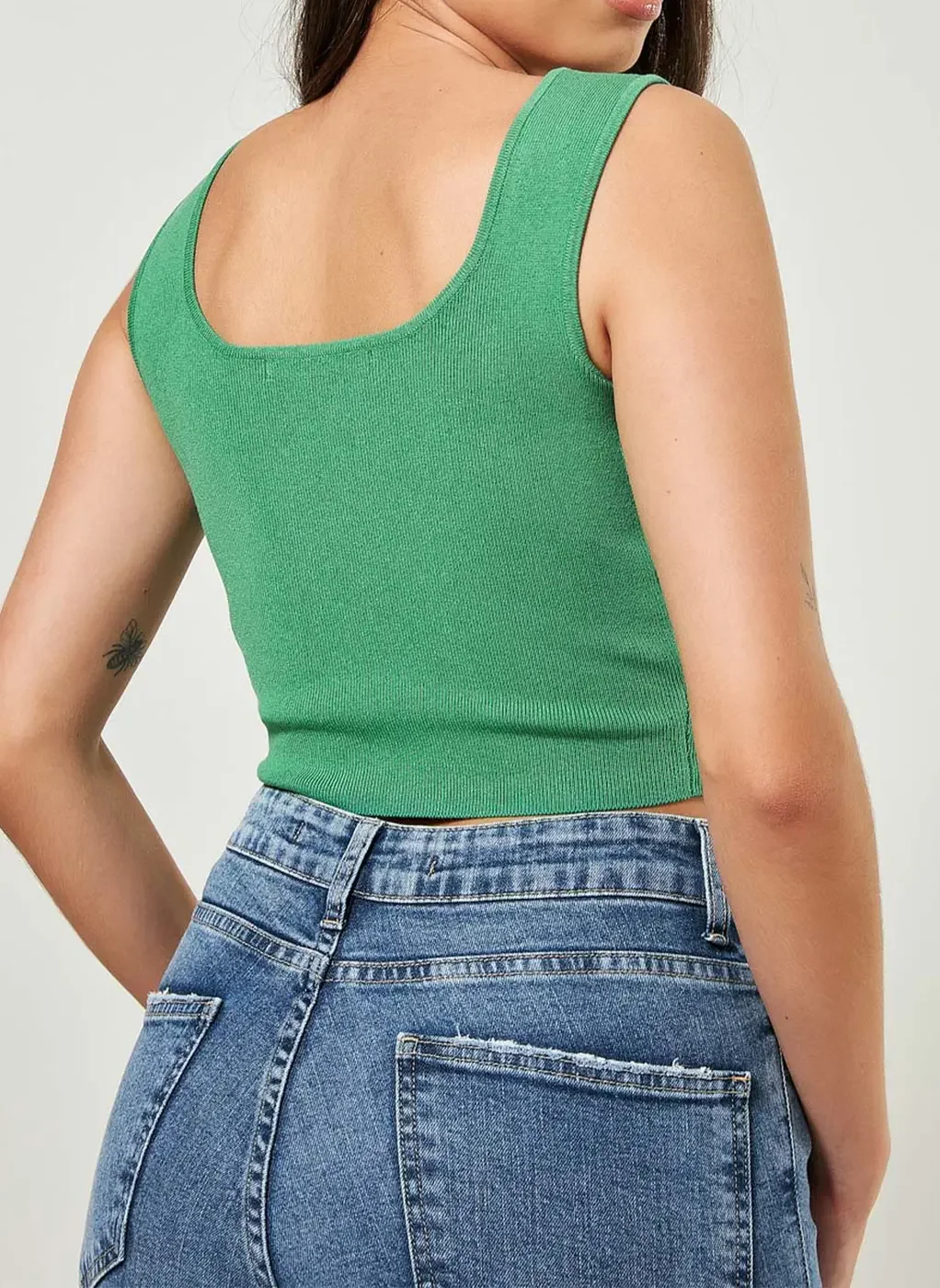 Cropped Em Tricô Com Alças Retas