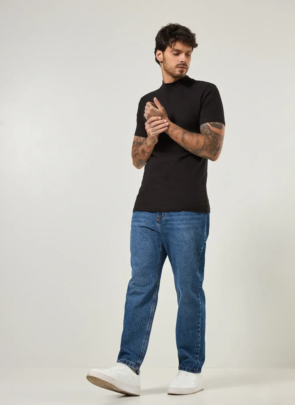 Camiseta Manga Curta Com Gola Alta