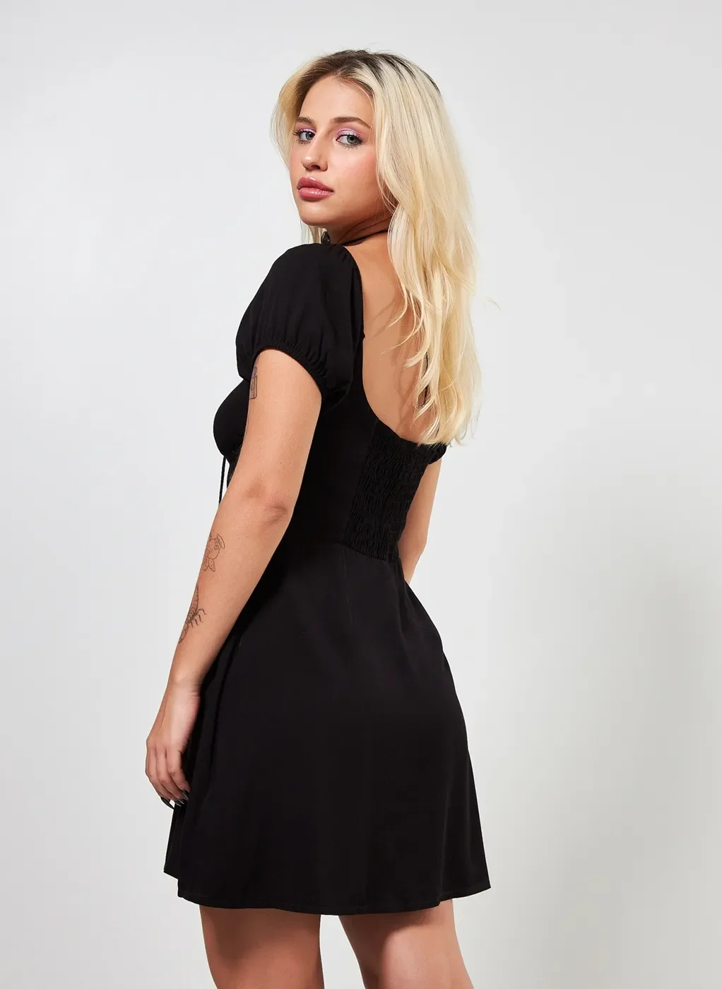 Vestido Macaquinho Romântico Preto