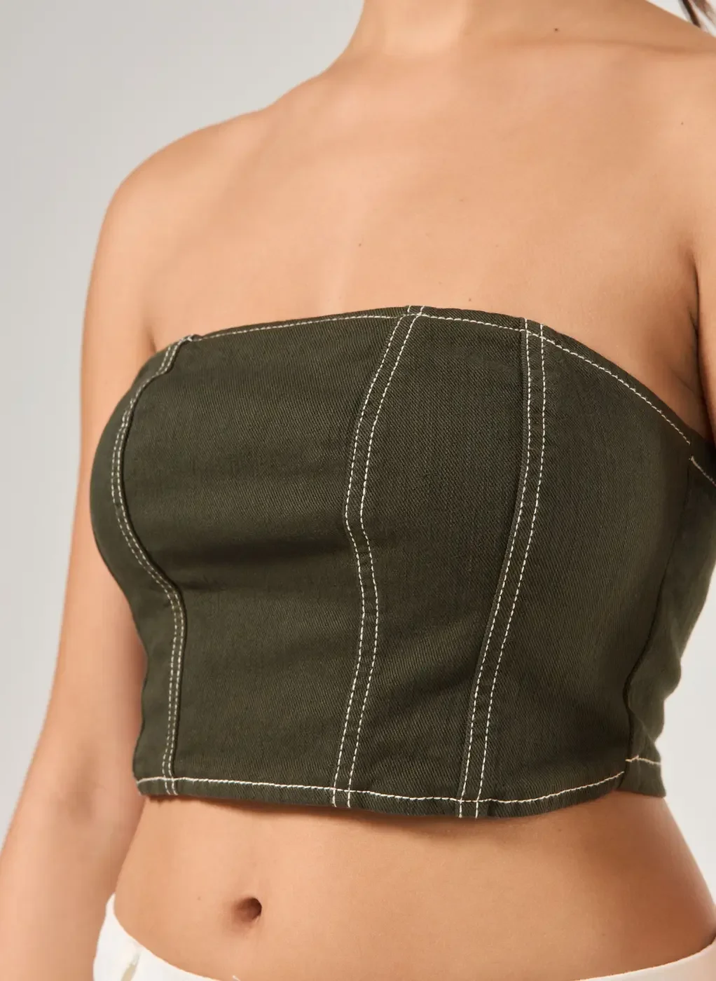 Cropped Em Sarja Sem Alça