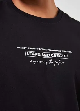 Camiseta Preta Com Escrito Branco