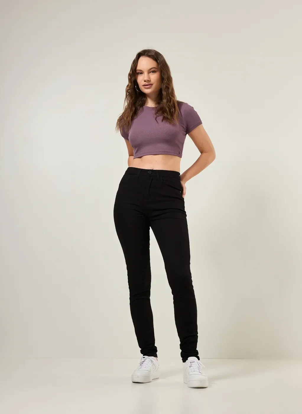 Calça Skinny Em Sarja Preta