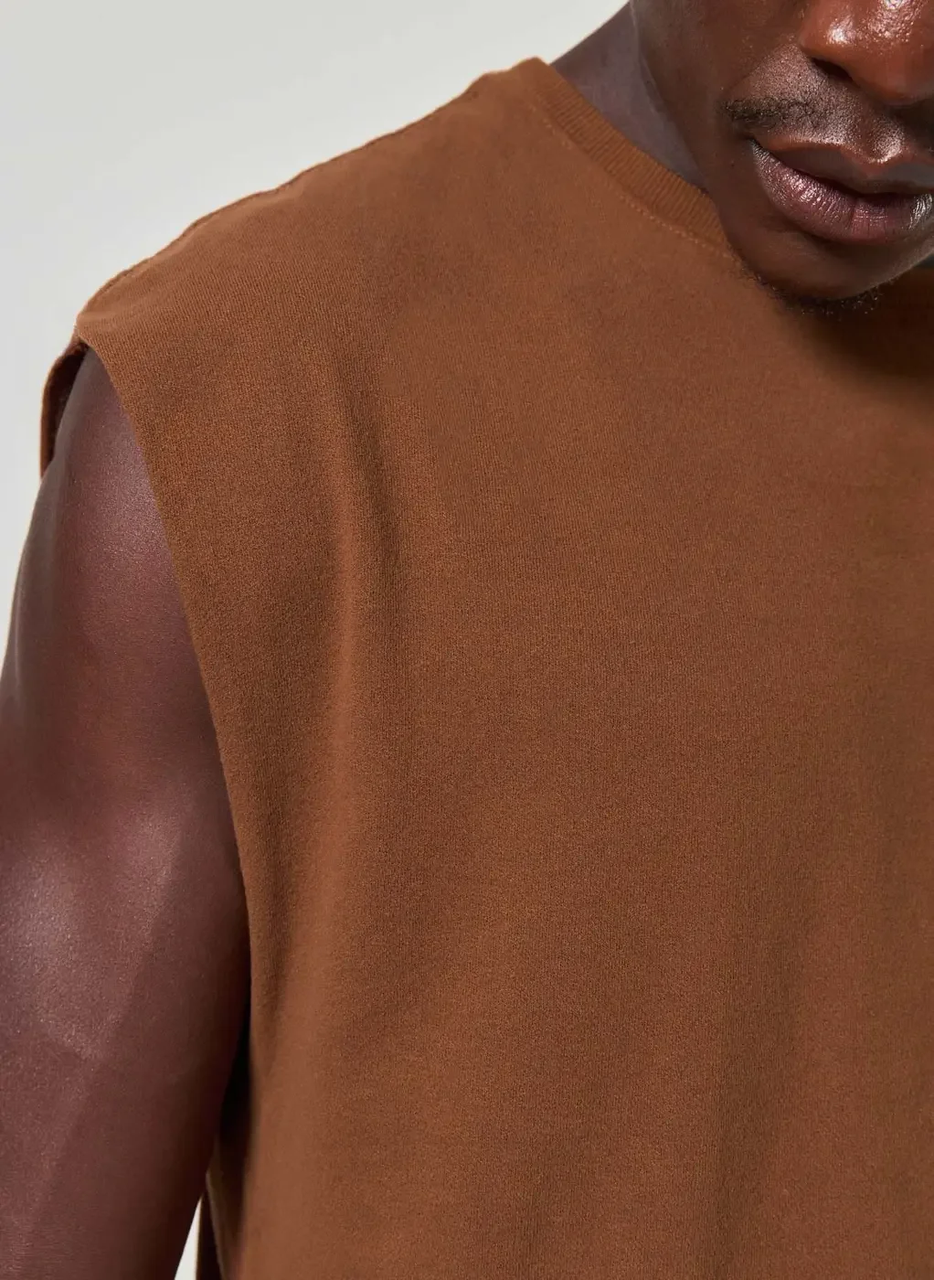 Regata Em Malha Cortada A Fio