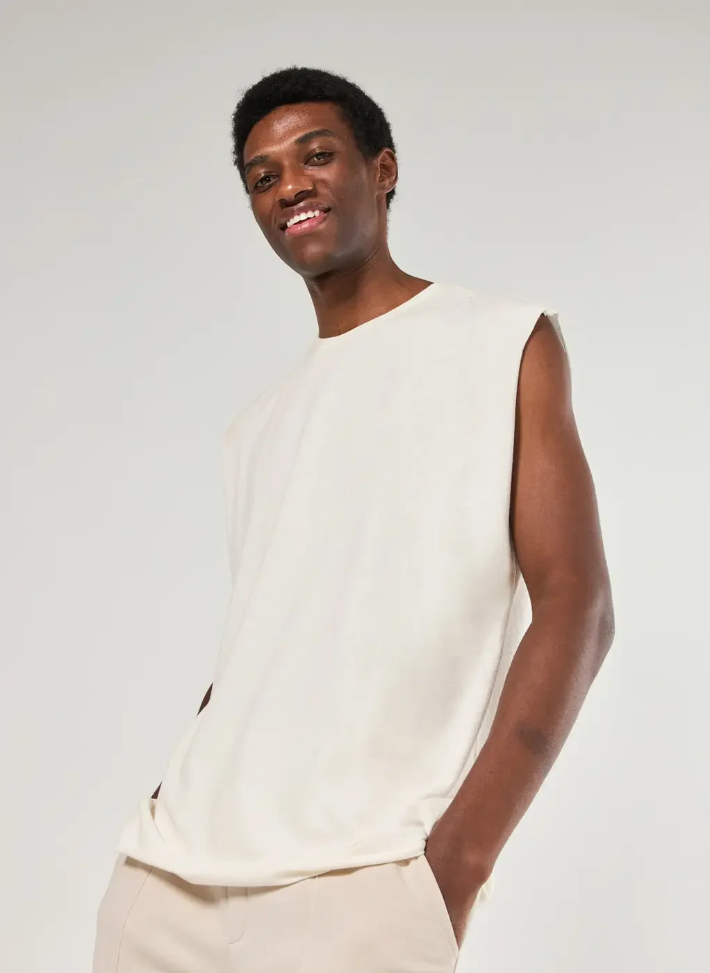 Regata Em Malha Cortada A Fio