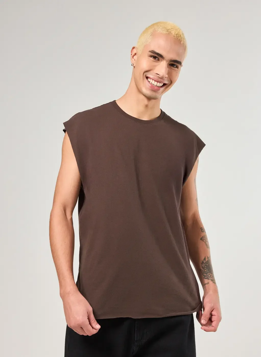 Regata Em Malha Cortada A Fio