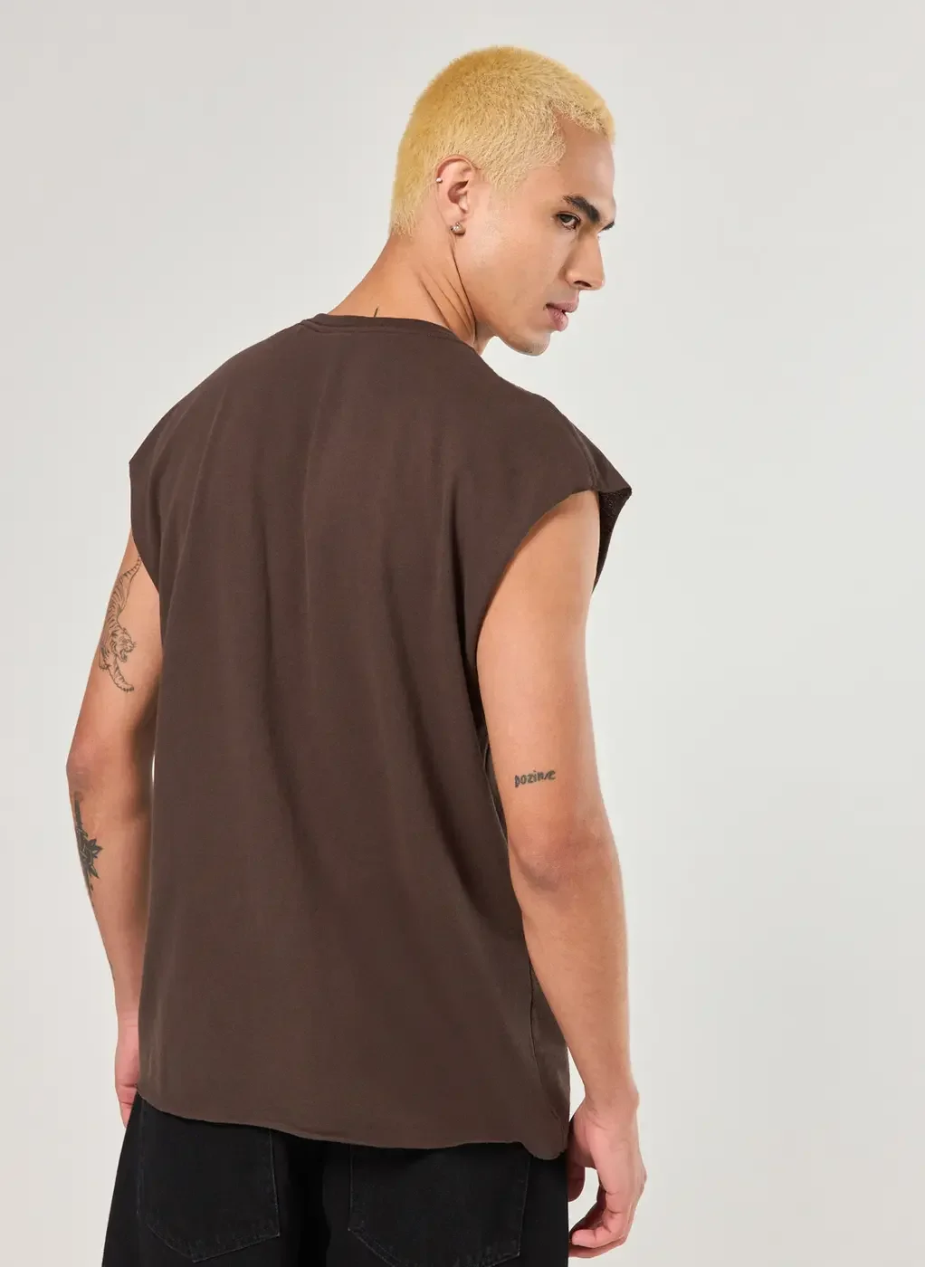 Regata Em Malha Cortada A Fio