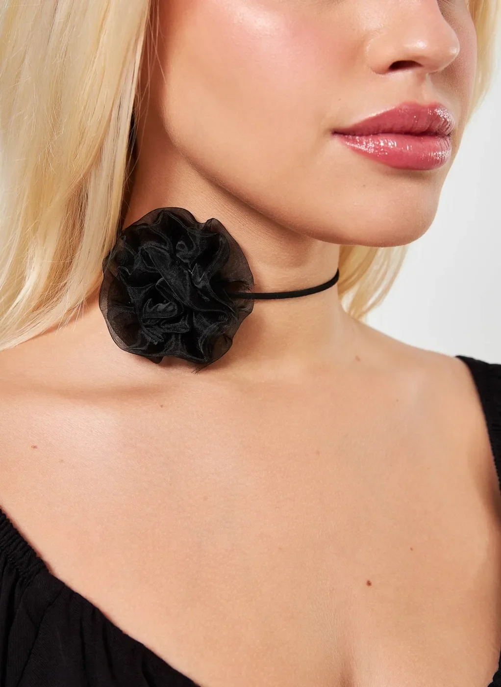 Choker Com Flor De Tecido
