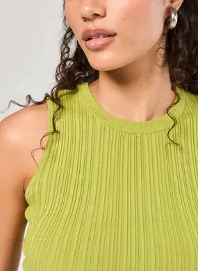 Regata Cropped Em Tricô Canelado