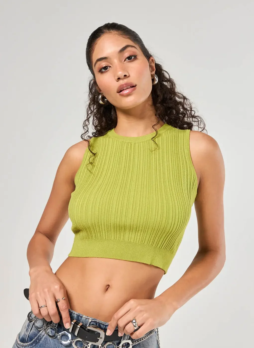 Regata Cropped Em Tricô Canelado