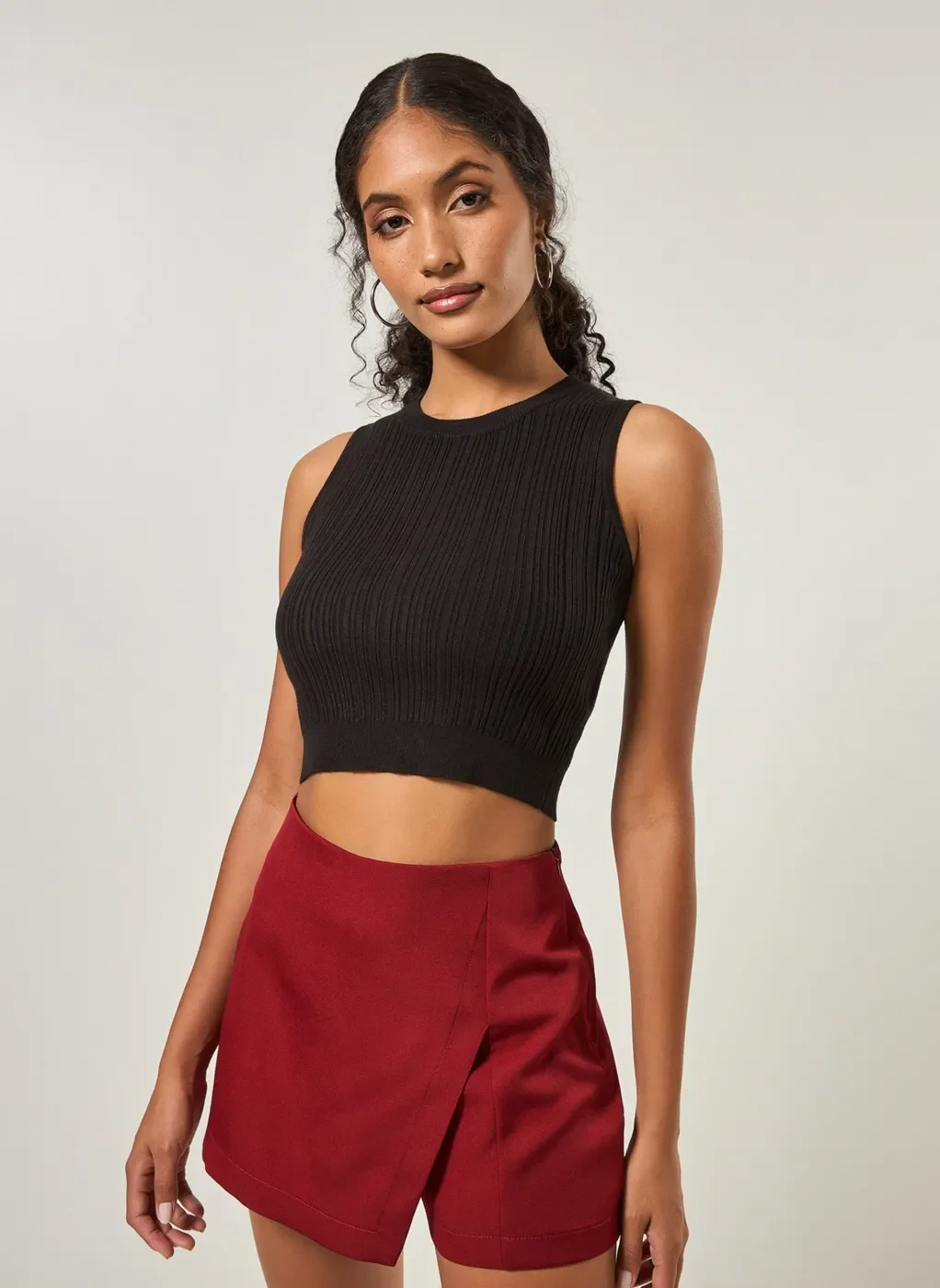 Regata Cropped Em Tricô Canelado