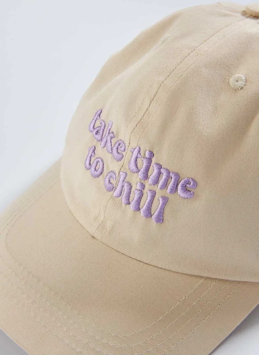 Boné Com Bordado Lilás