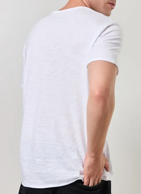 Camiseta Básica Em Malha Leve