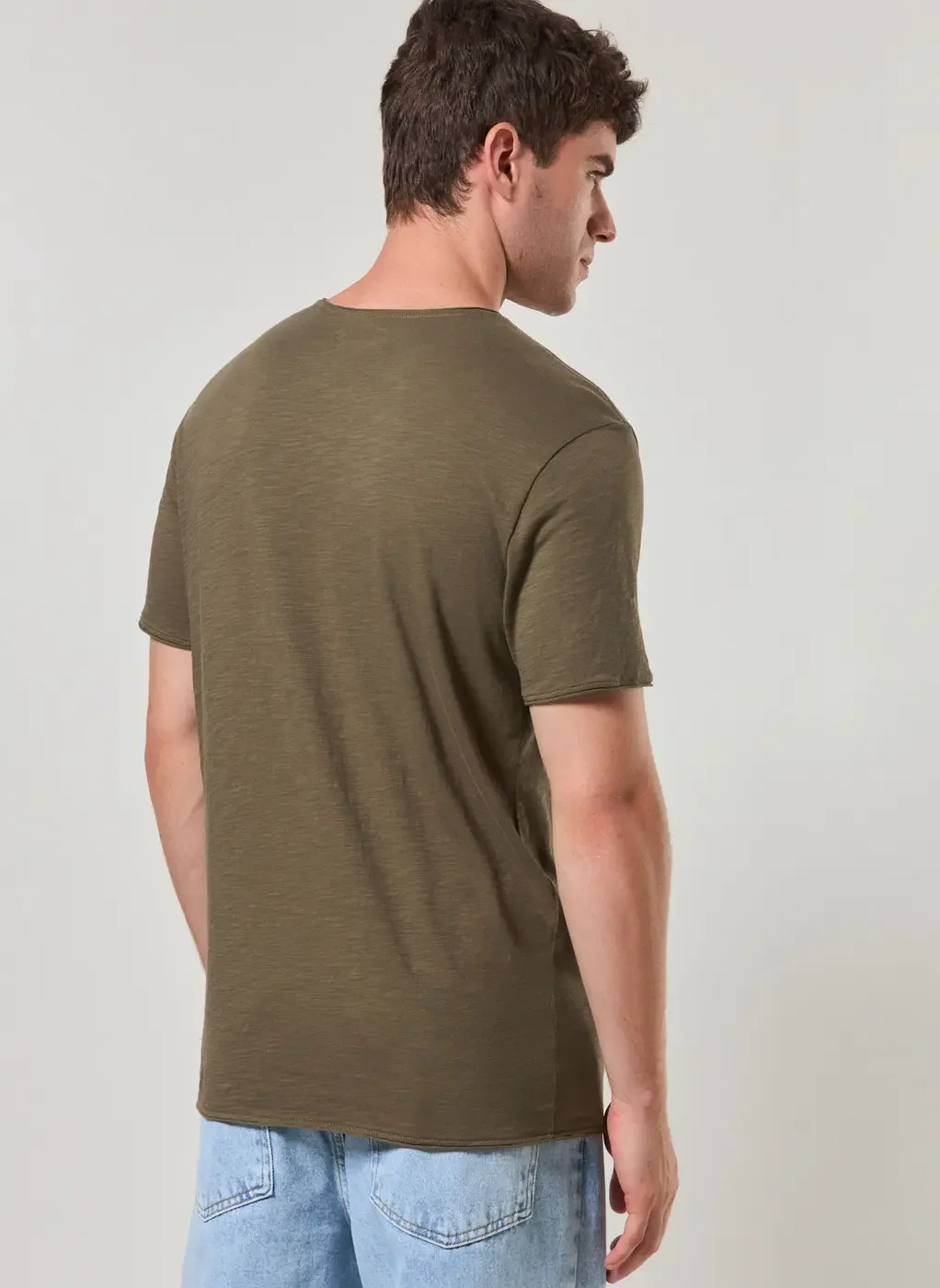 Camiseta Básica Em Malha Leve