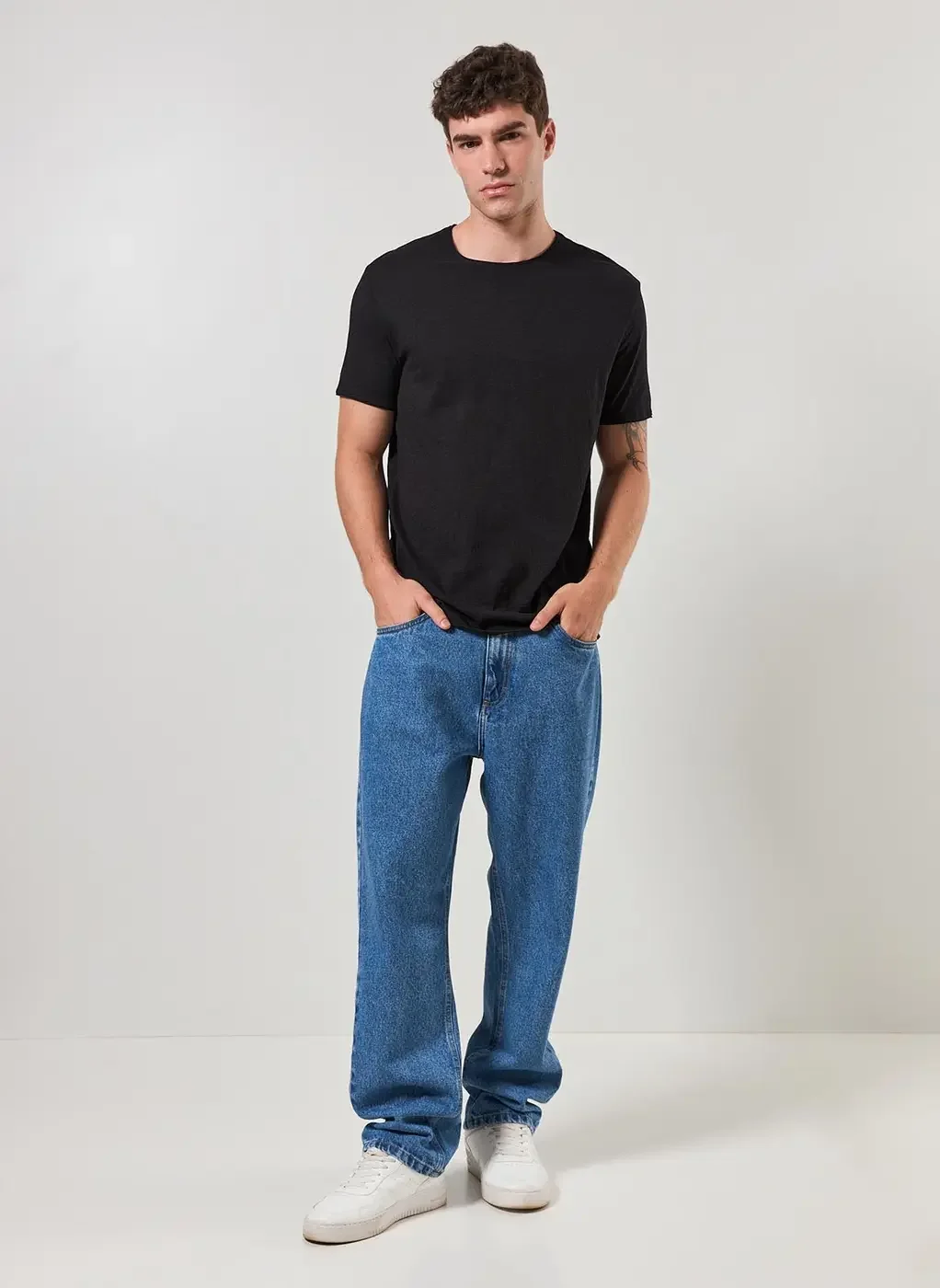 Camiseta Básica Em Malha Leve