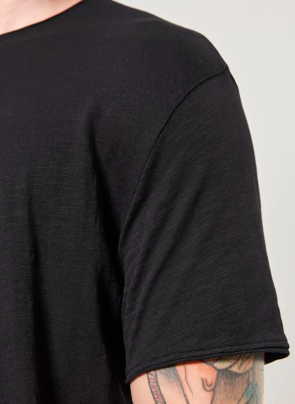 Camiseta Básica Em Malha Leve