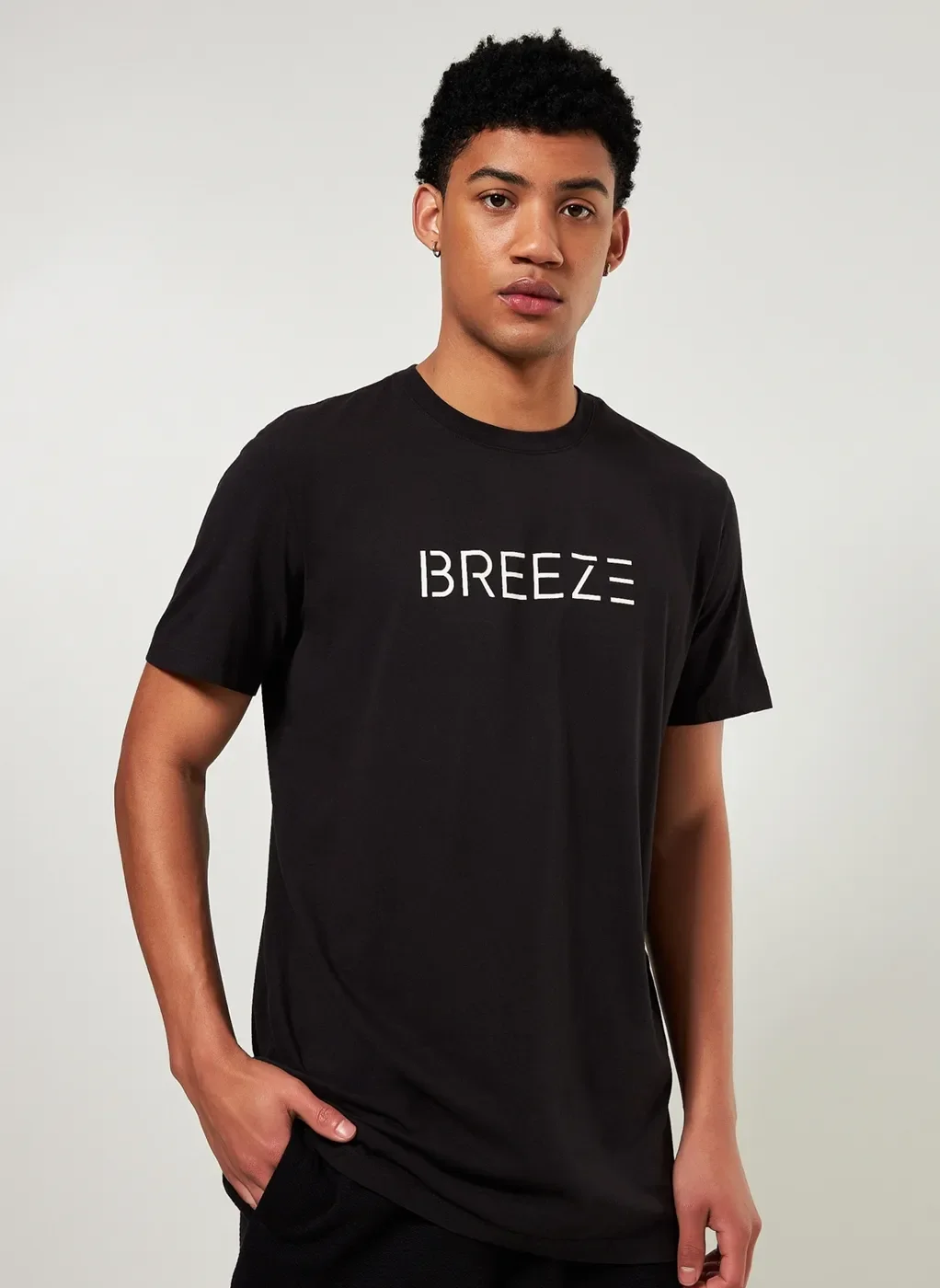 Camiseta Alongada Preta Escrito Breeze