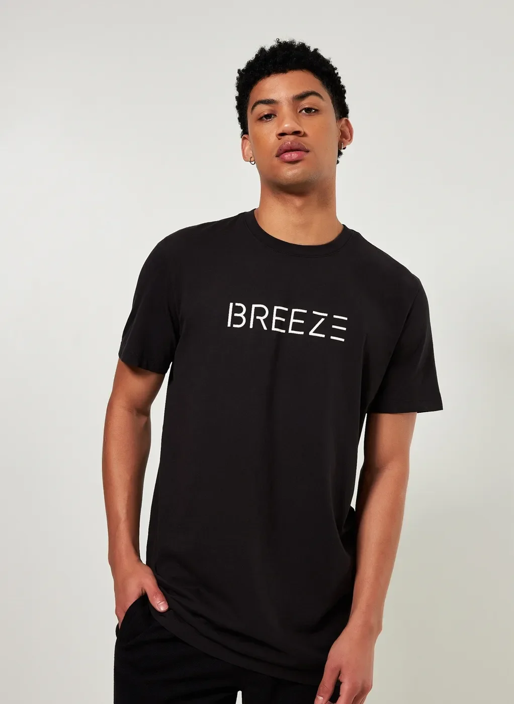 Camiseta Alongada Preta Escrito Breeze