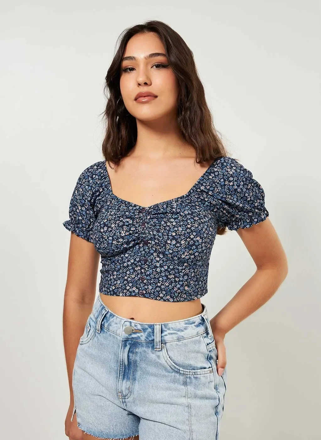 Cropped Romântico Com Florzinhas Azuis