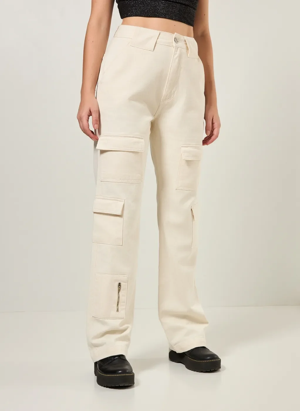 Calça Wide Leg Com Bolsos Cargo