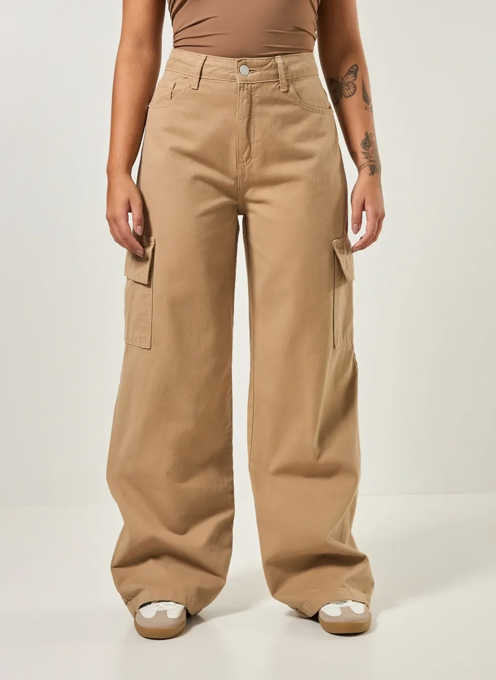 Calça Wide Leg Sarja Cargo