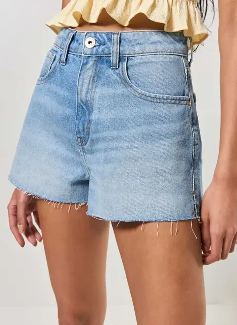 Short Mom Jeans Barra Cortada