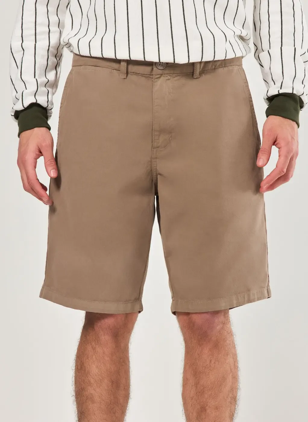 Bermuda Em Sarja Lisa