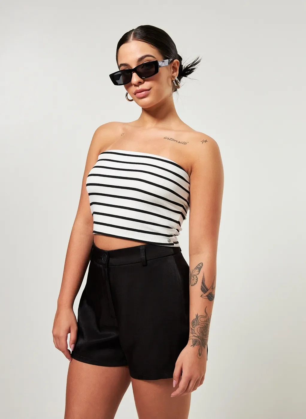 Cropped Sem Alças Em Malha Listrada