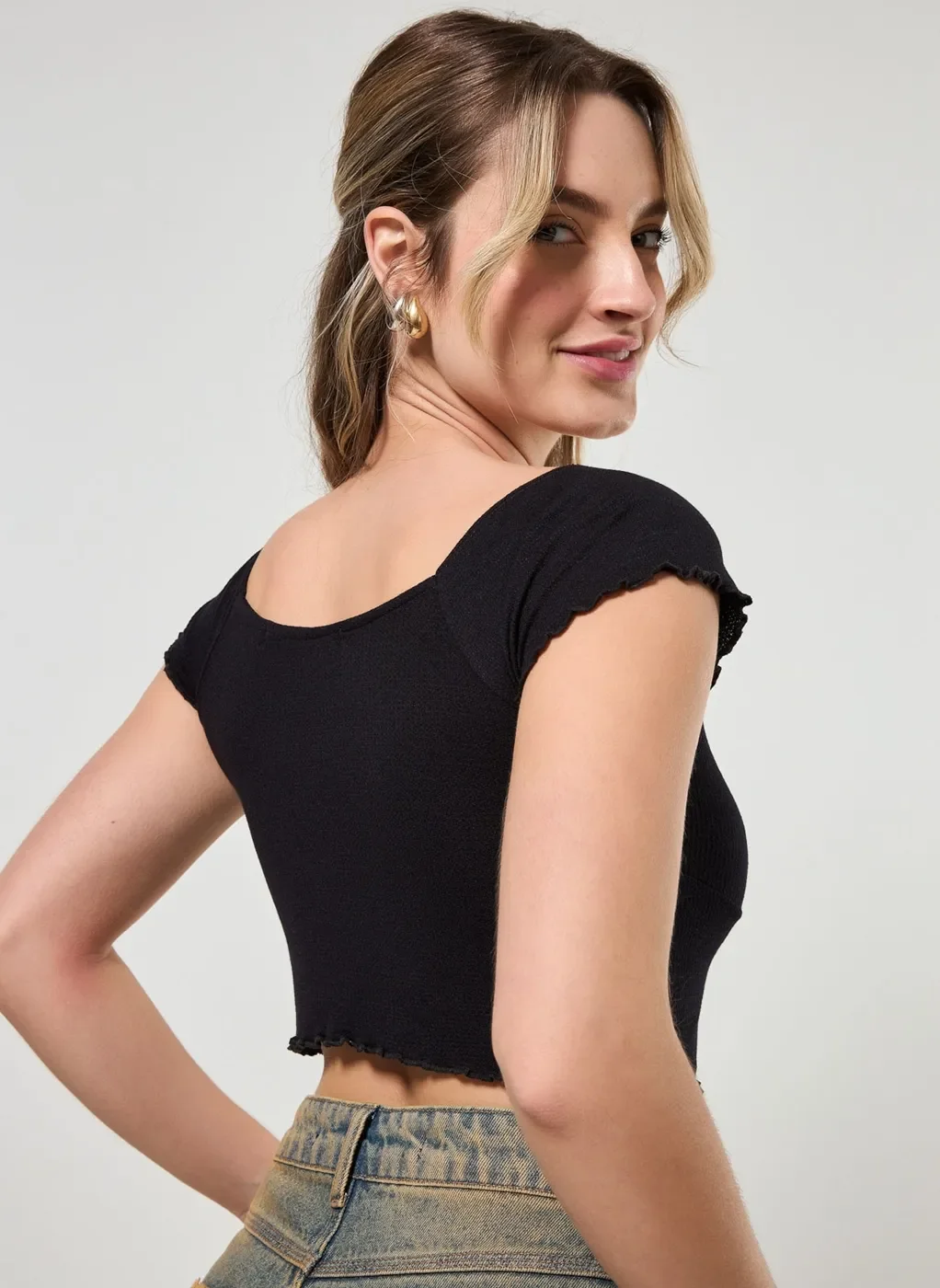 Blusa Manguinha Curta Com Fenda