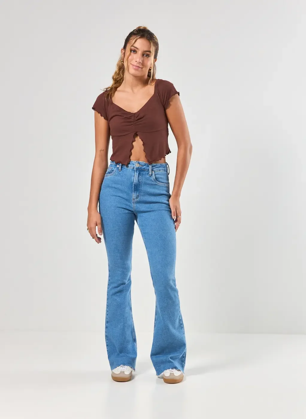 Blusa Manguinha Curta Com Fenda