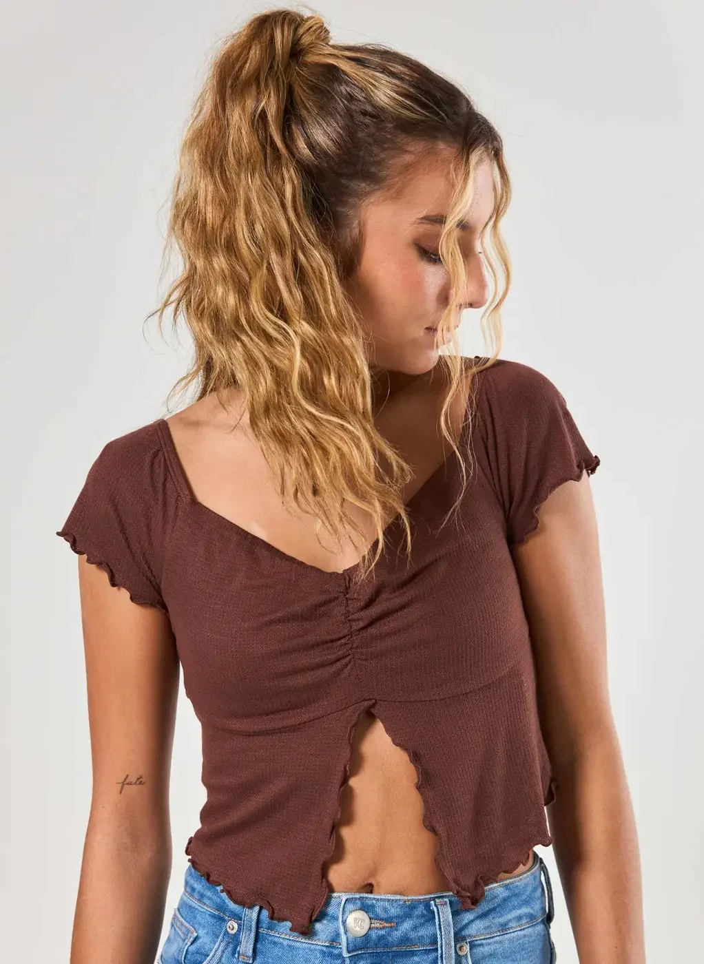 Blusa Manguinha Curta Com Fenda