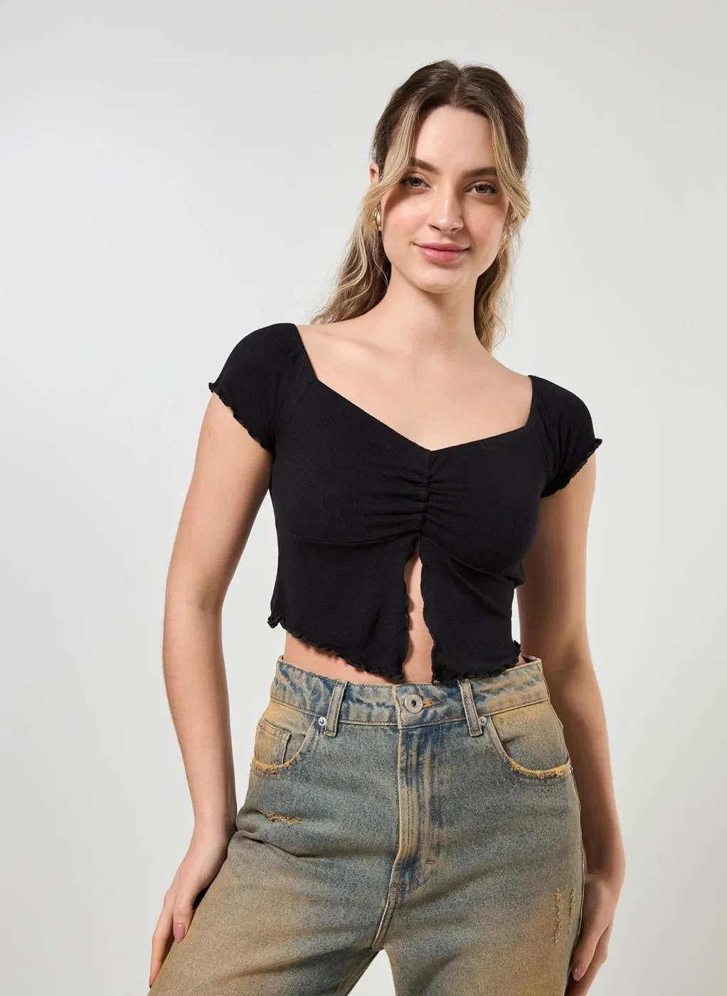 Blusa Manguinha Curta Com Fenda