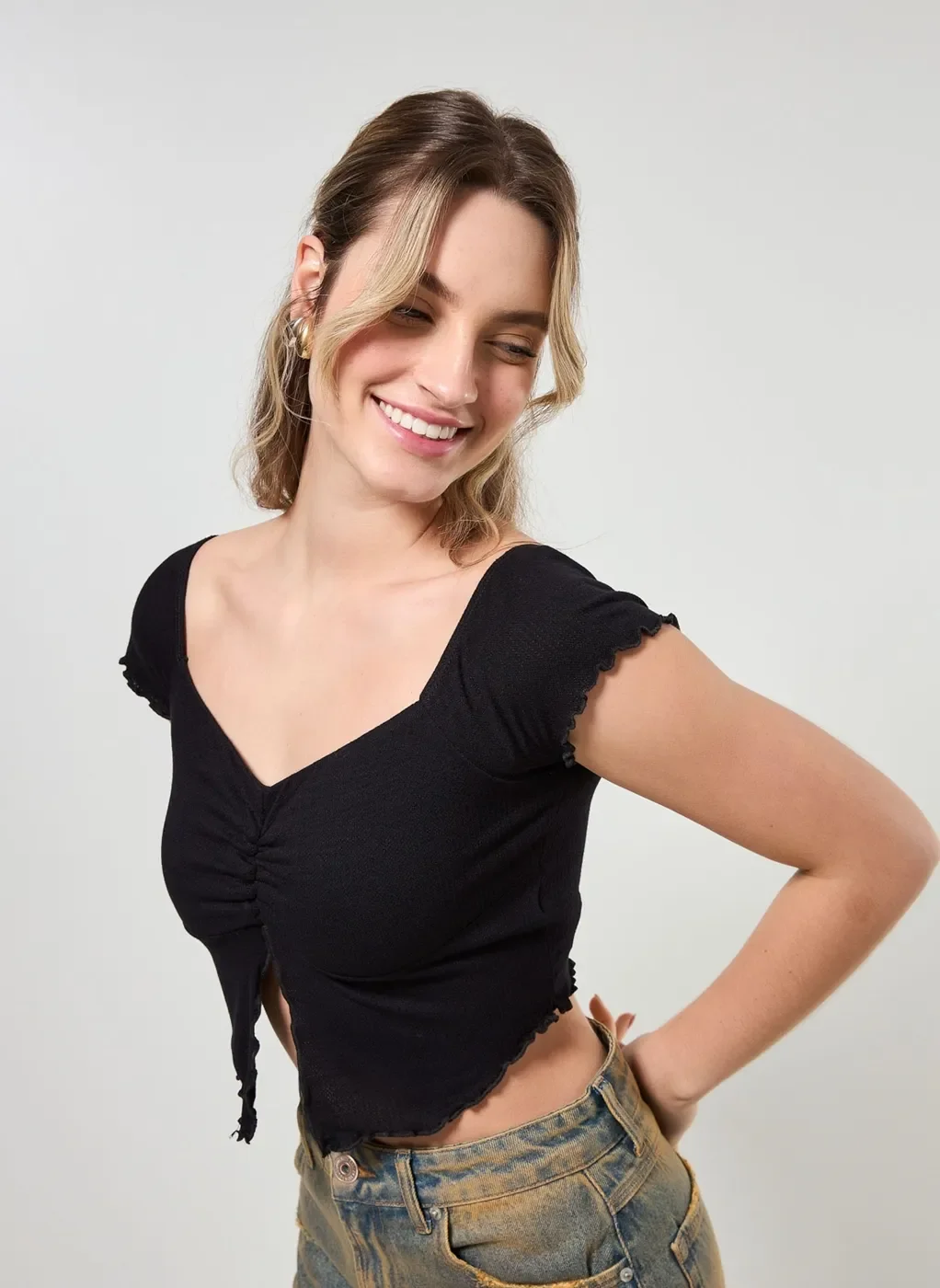 Blusa Manguinha Curta Com Fenda