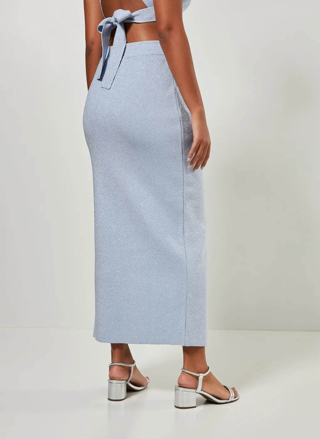 Saia Midi Com Fenda Em Tricô Com Brilho