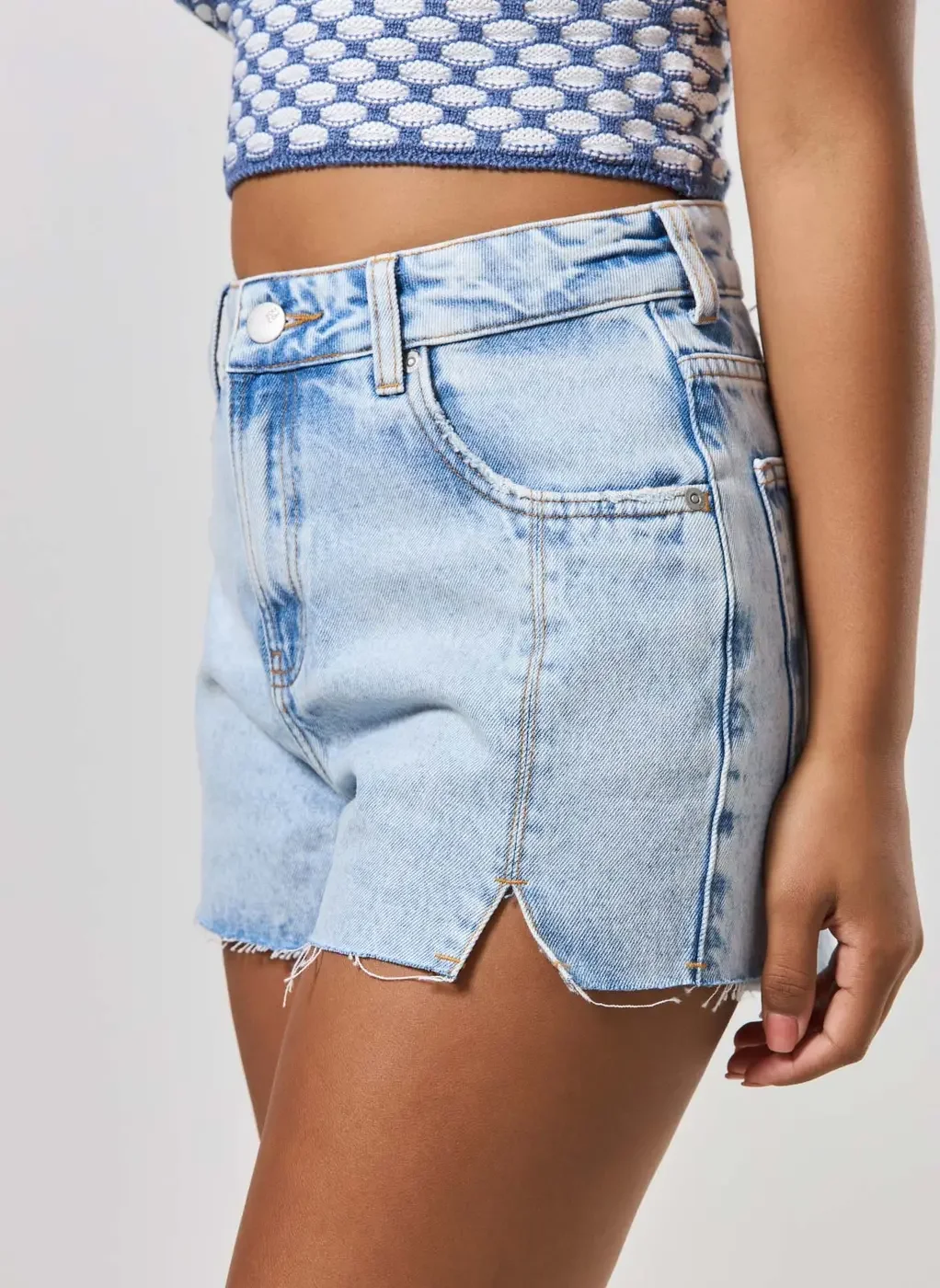 Short Jeans Com Fendinha