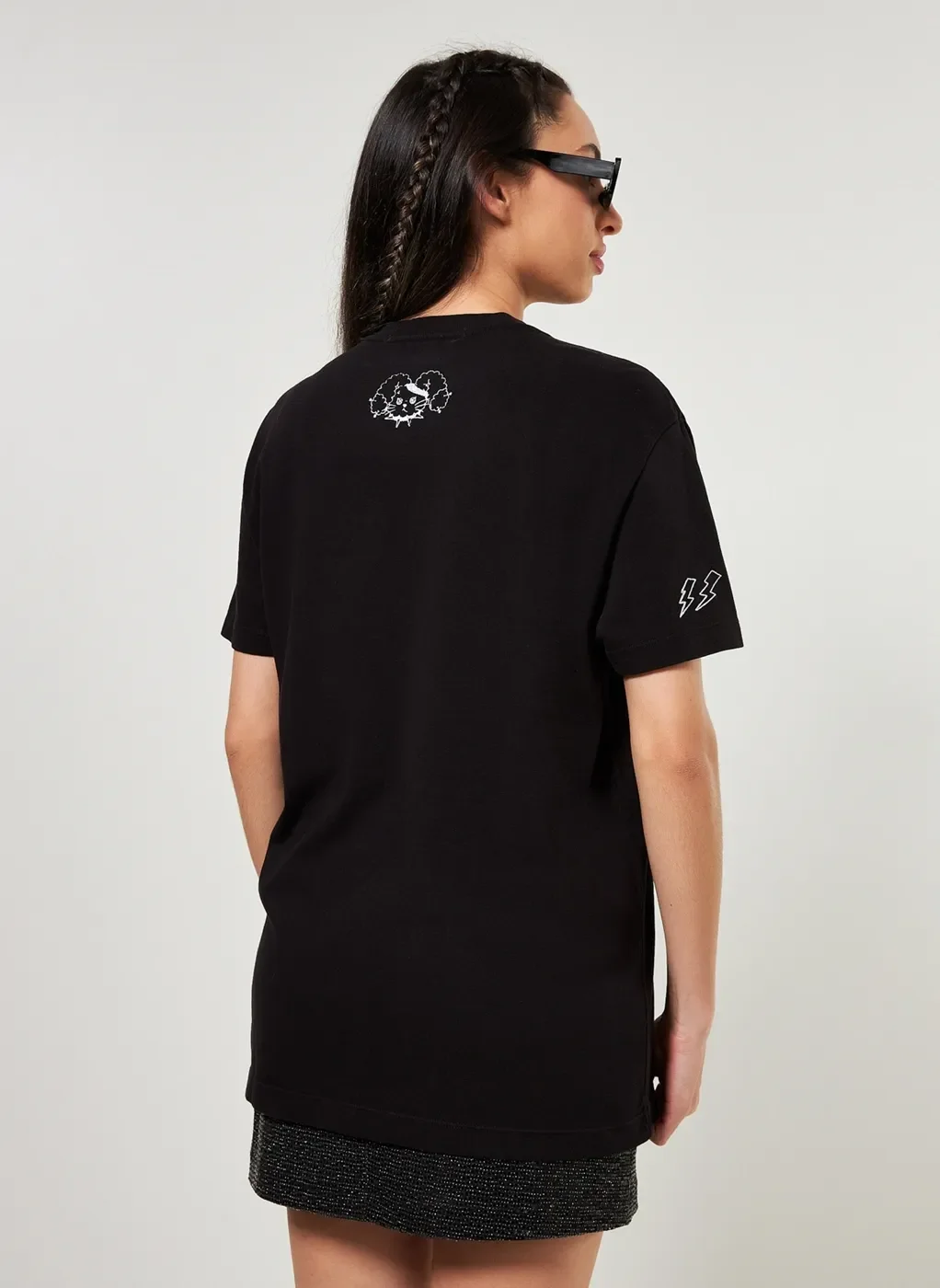 Camiseta Super Oversized Estampa Prateada