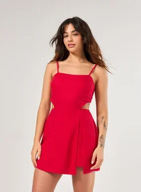 Vestido Macaquinho Curto Com Fenda