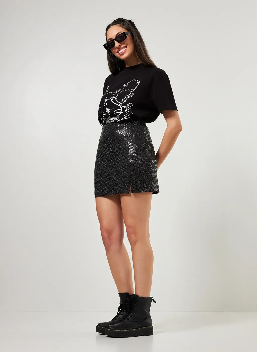 Saia De Cintura Alta Preta Com Brilho