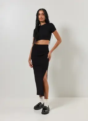 Saia Midi Em Malha Canelada Com Fenda