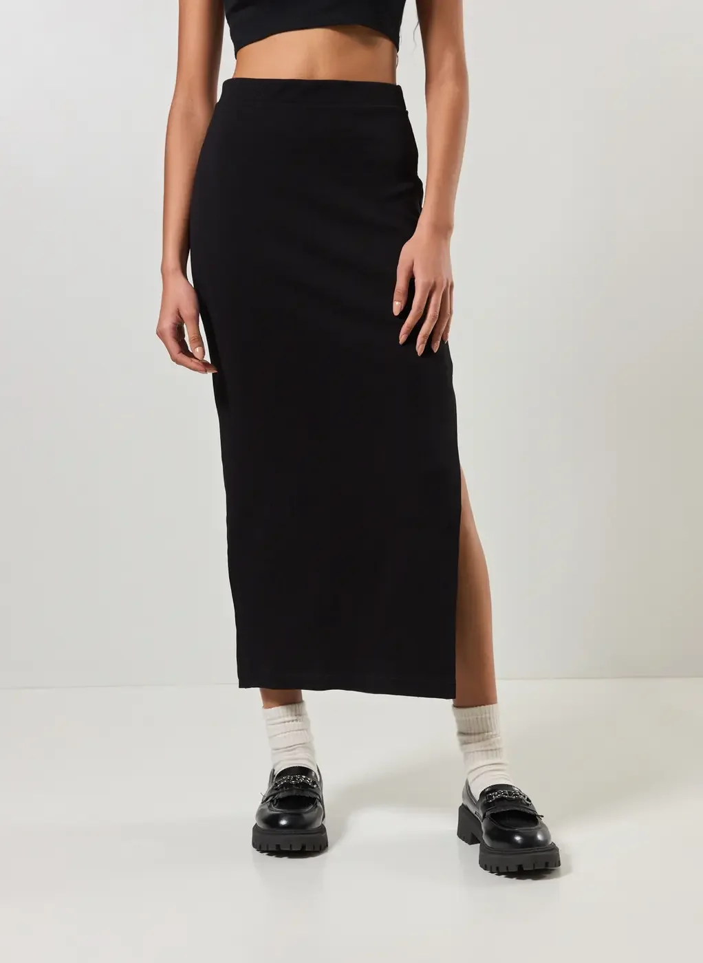 Saia Midi Em Malha Canelada Com Fenda