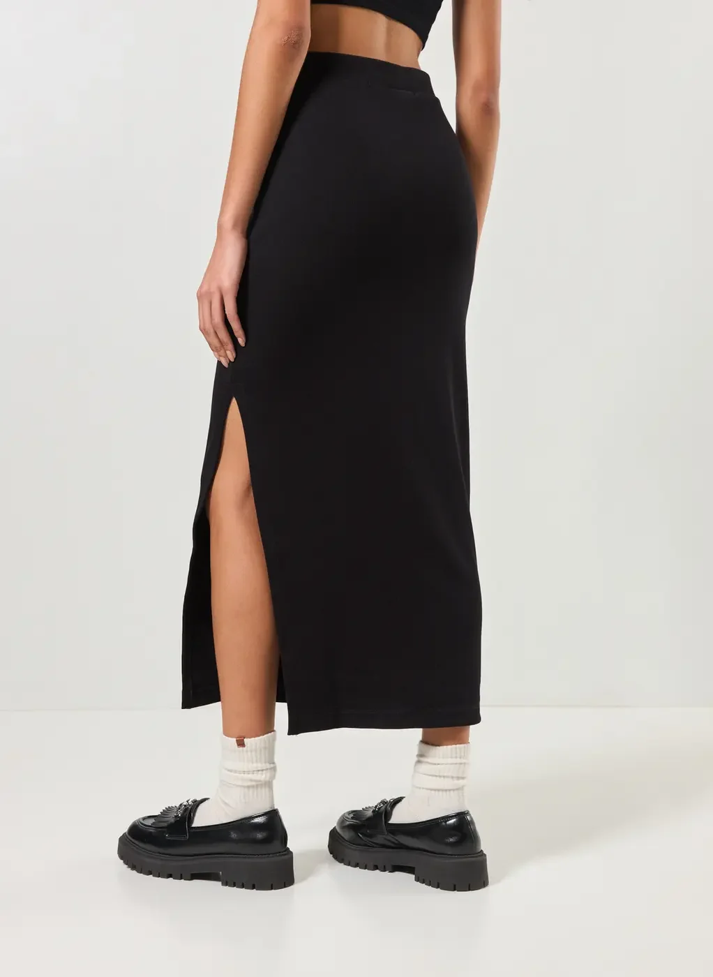 Saia Midi Em Malha Canelada Com Fenda